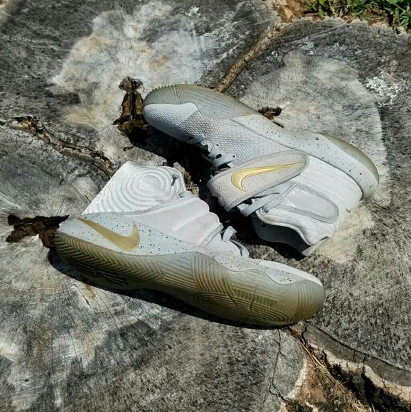 *bundle* Jordan 30 + Kyrie 2 - Picture 2 of 6